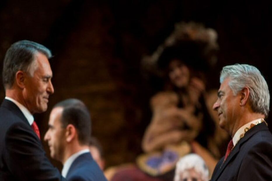 Presidente condecora artista Armando Jorge