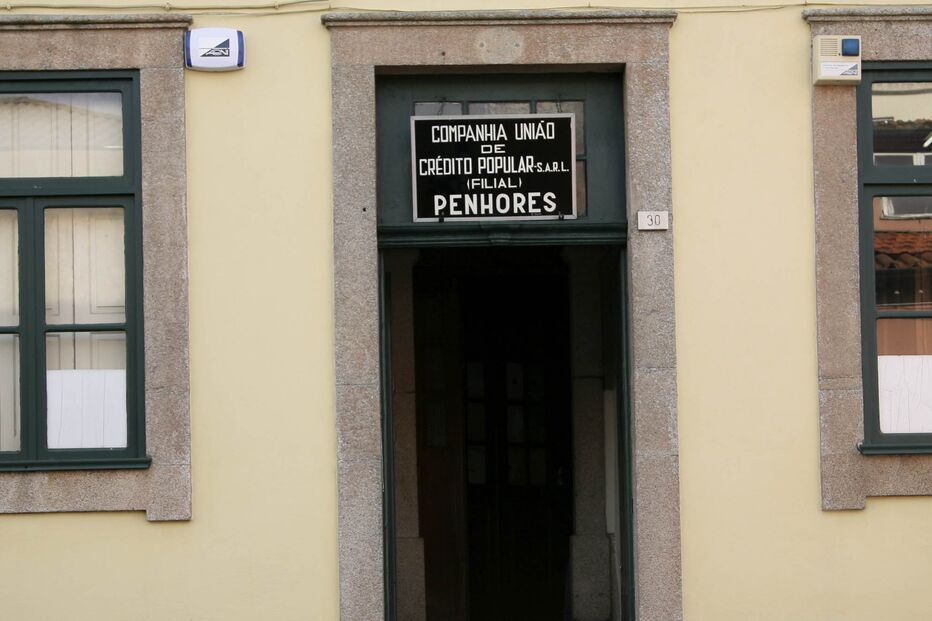 Assalto armado a casa de penhores