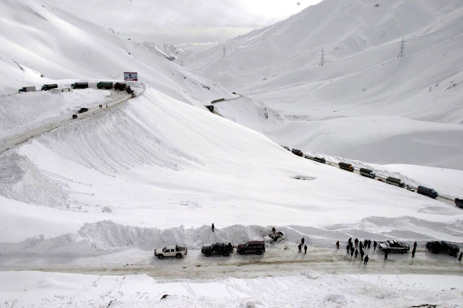 Forte queda de neve no Afeganistão