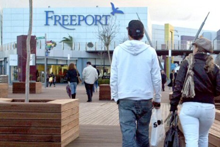 Metade das ‘luvas’ fica em Inglaterra