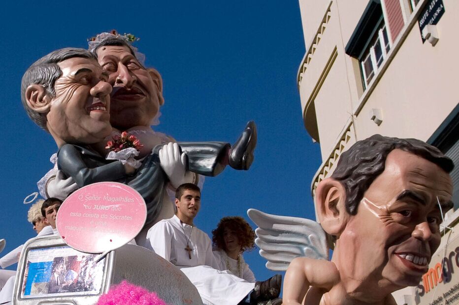 Carnaval leva milhares de pessoas às ruas