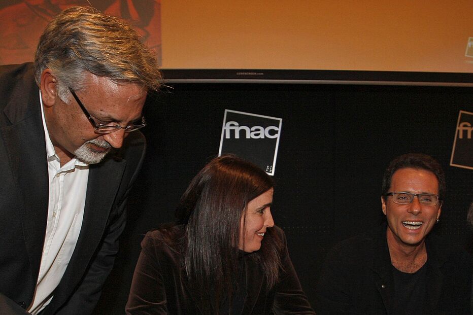 Malu Mader apresenta livro policial de marido rocker