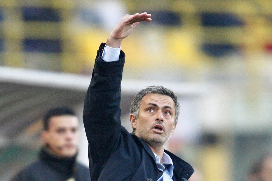 UEFA perdoa José Mourinho