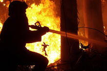 O vento forte e a falta de acessos foram os principais inimigos dos bombeiros no combate a um fogo de grandes dimensões na serra do Ameal, Concelho de Castanheira de Pêra, Leiria. 