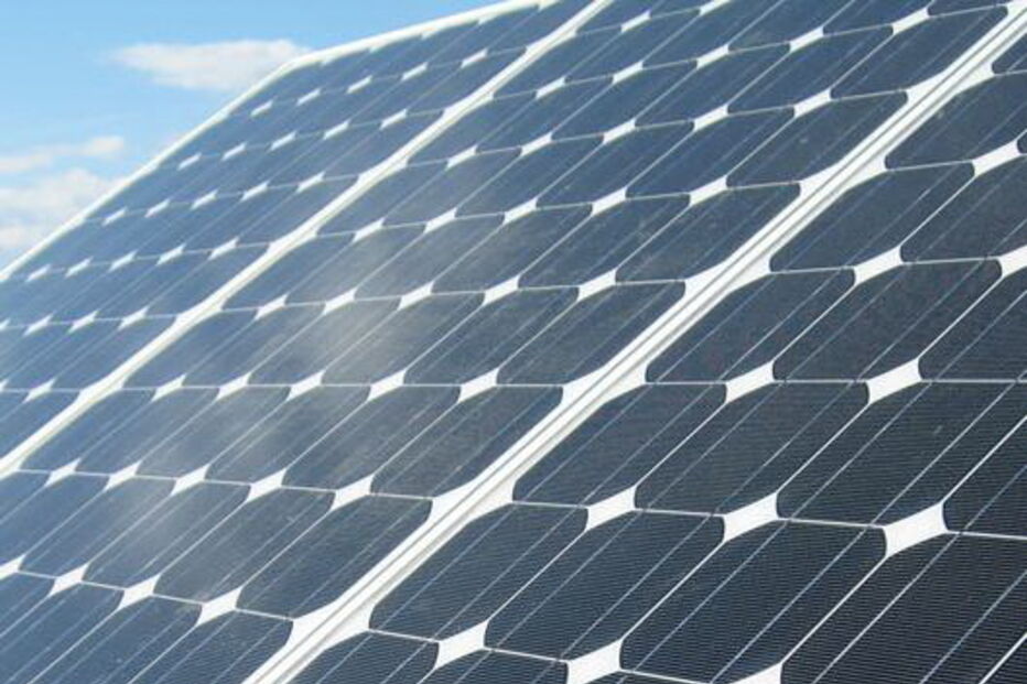 Segunda maior central solar começa a produzir