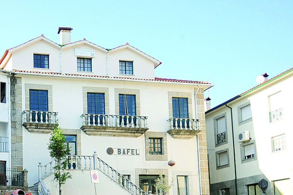 Largo Salazar abre a 25 de Abril 