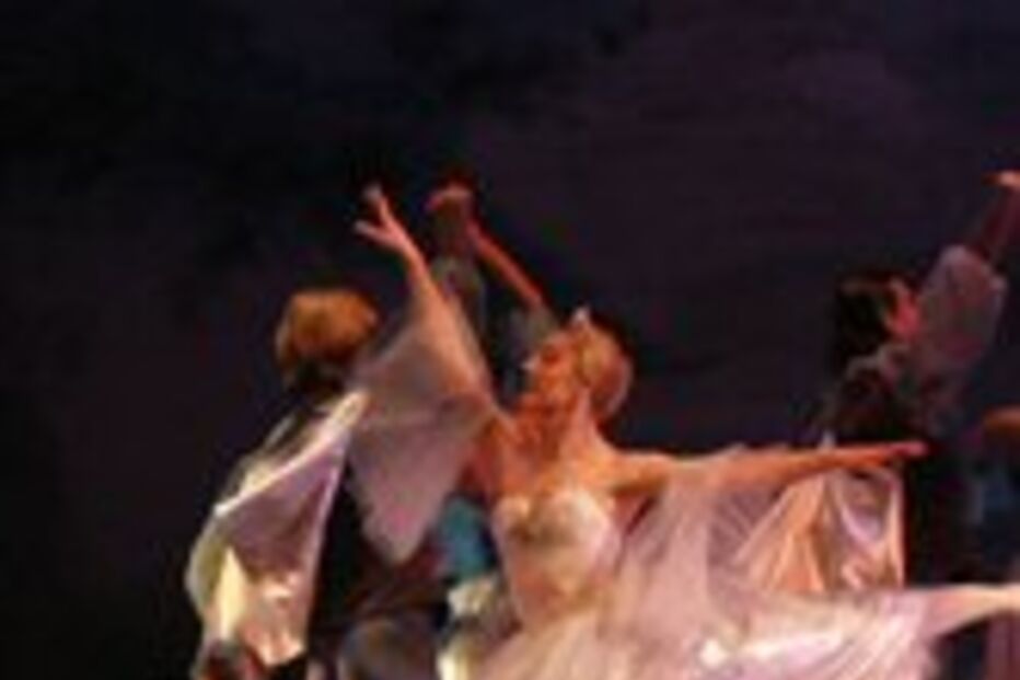 ‘Cinderela’, um bailado em sapatinhos de cristal 