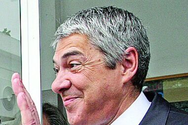 Sócrates vaiado na António Arroio