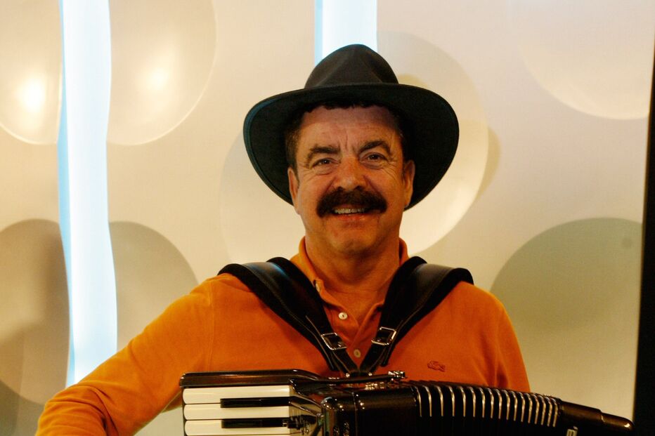 Quim Barreiros traz a sua ‘cabritinha’ até Faro 