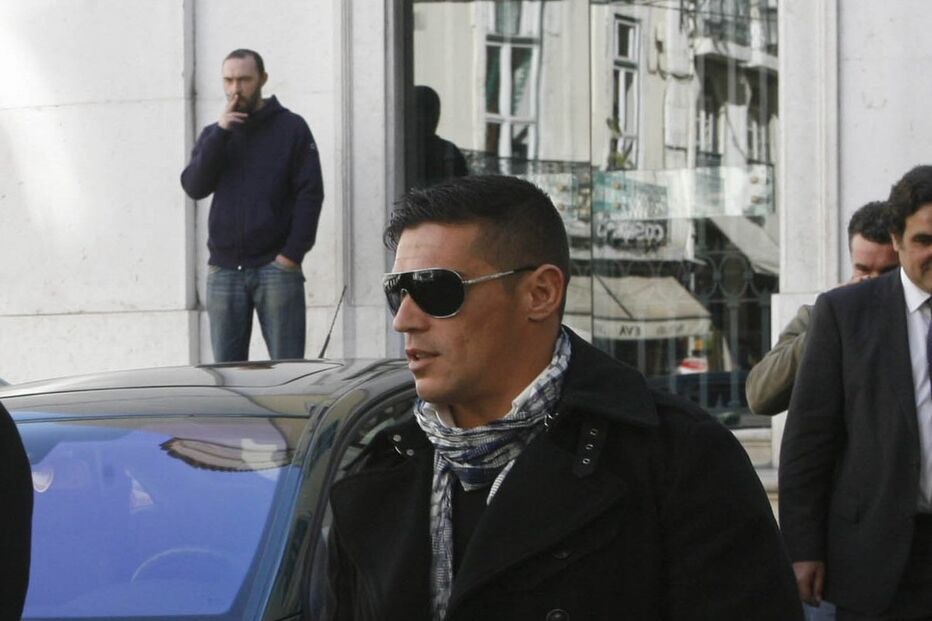 Seguranças do K roubam clientes  