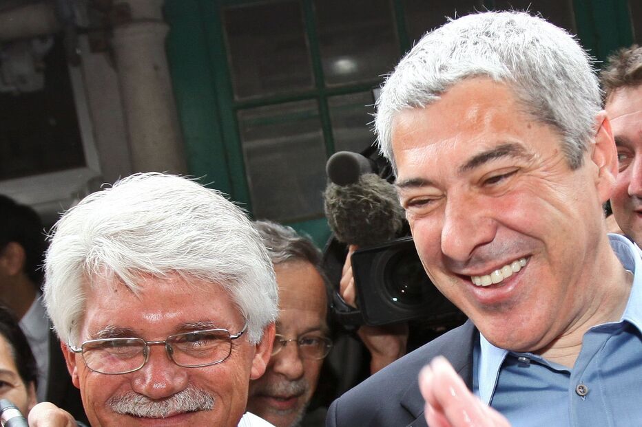 Vital à frente de Rangel