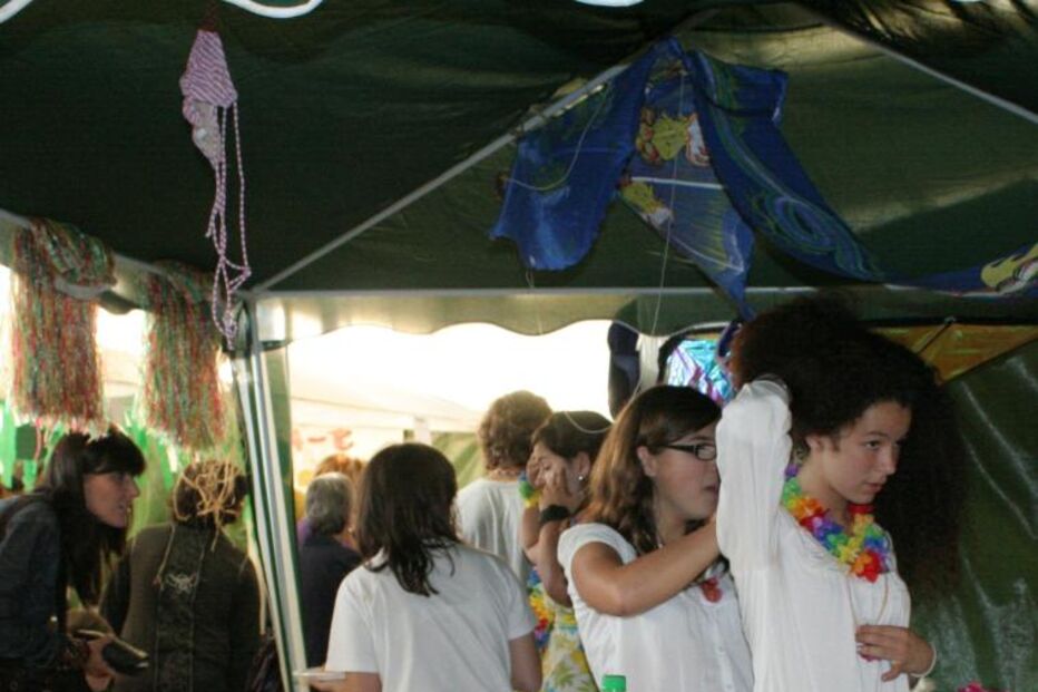 Escola autoriza festa com bebidas alcoólicas