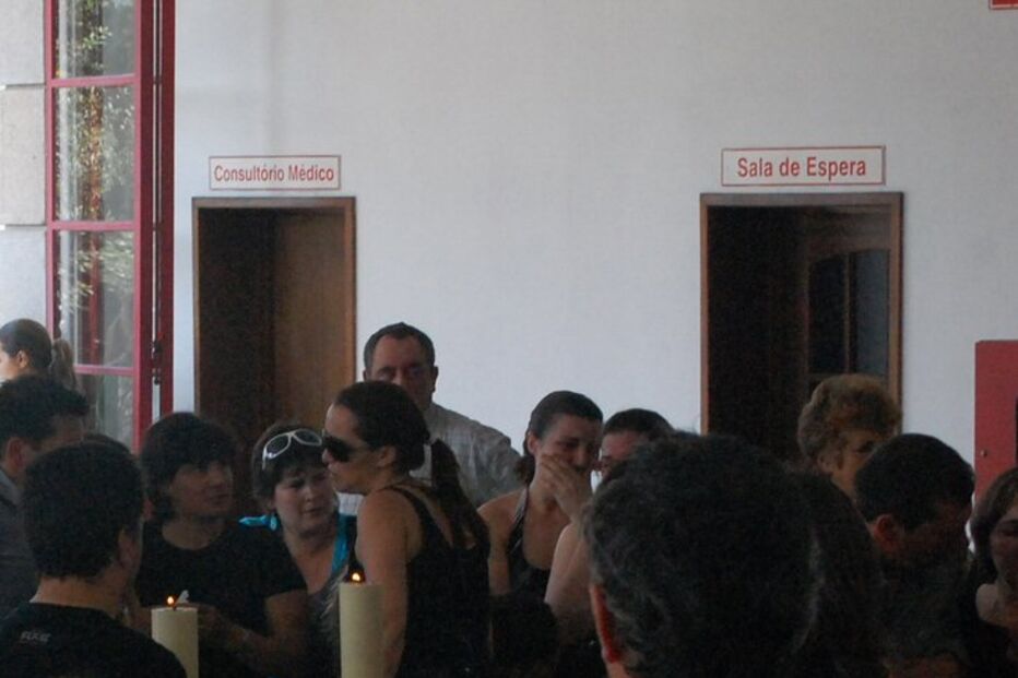 Emoção na chegada de corpo de bombeiro