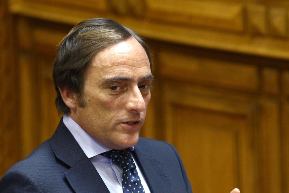 Moção de censura chumbada pelo PS