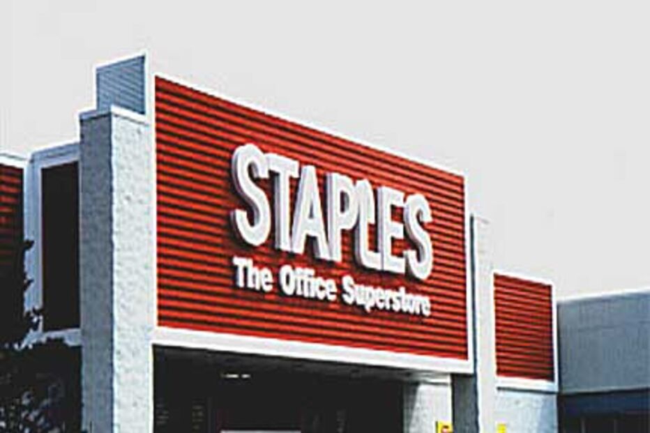 Staples não despede em Portugal