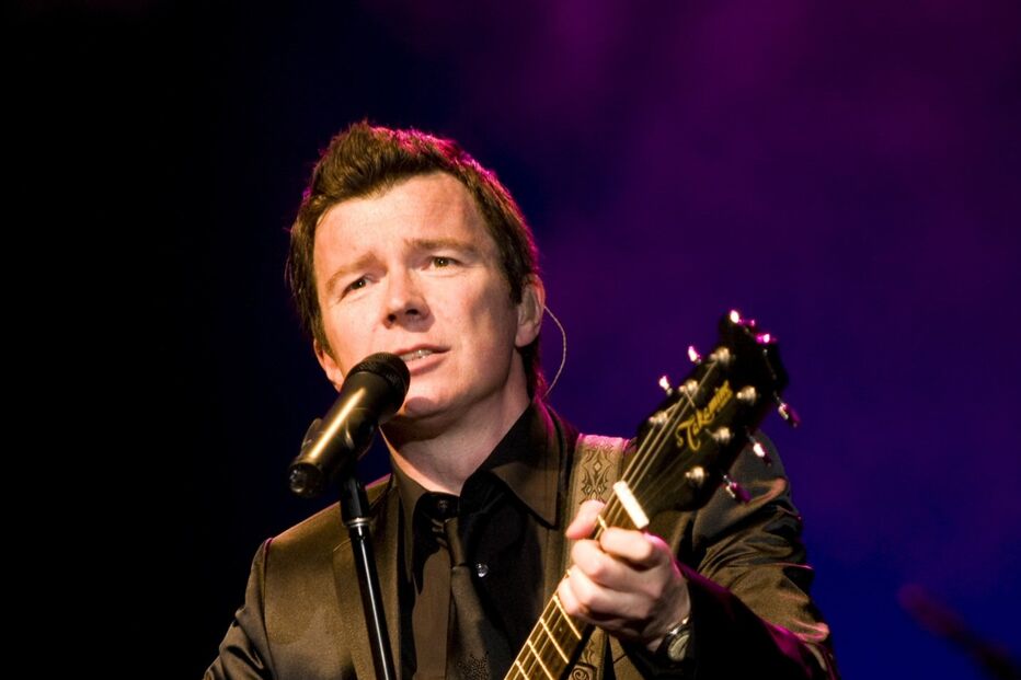 Rick Astley recorda os anos 80 no Pine Cliffs