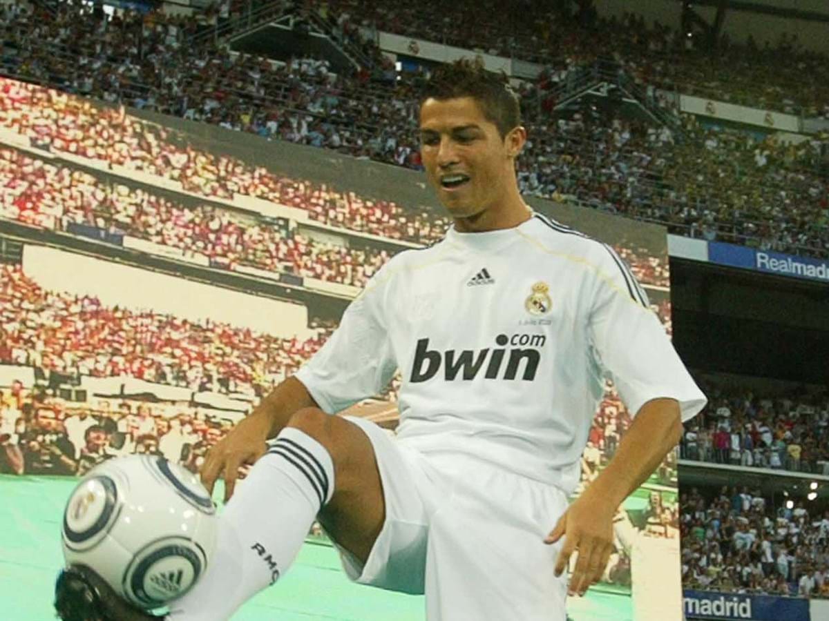 Cristiano Ronaldo 'voltou' ao Real Madrid para deixar adeptos a suspirar  - Vídeos - Jornal Record