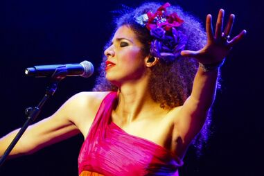 Vanessa mata saudades do País