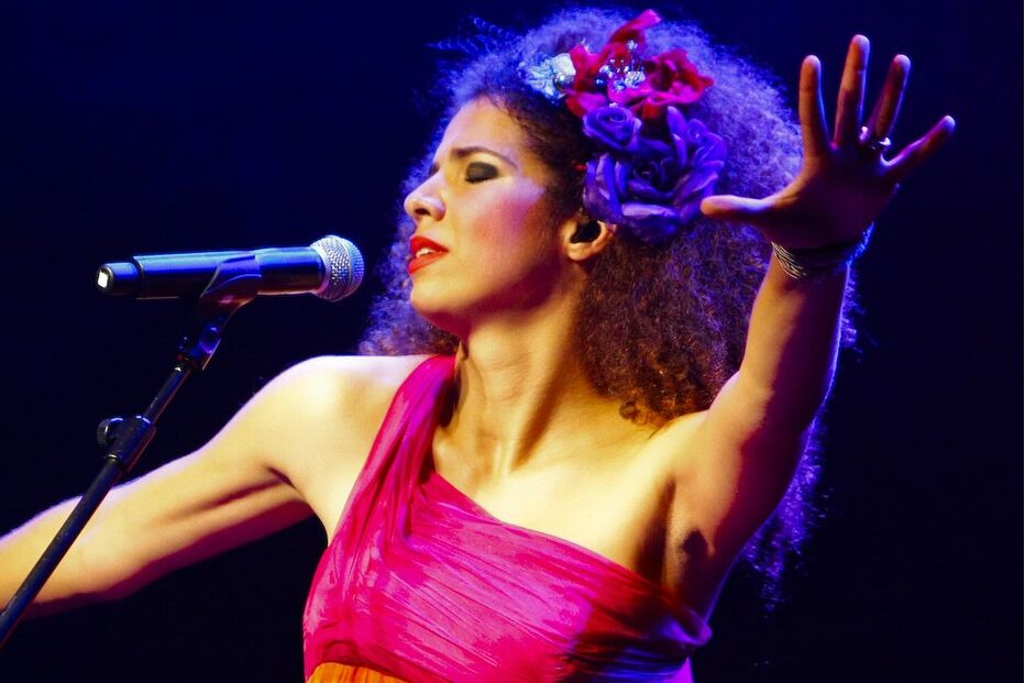 Vanessa mata saudades do País