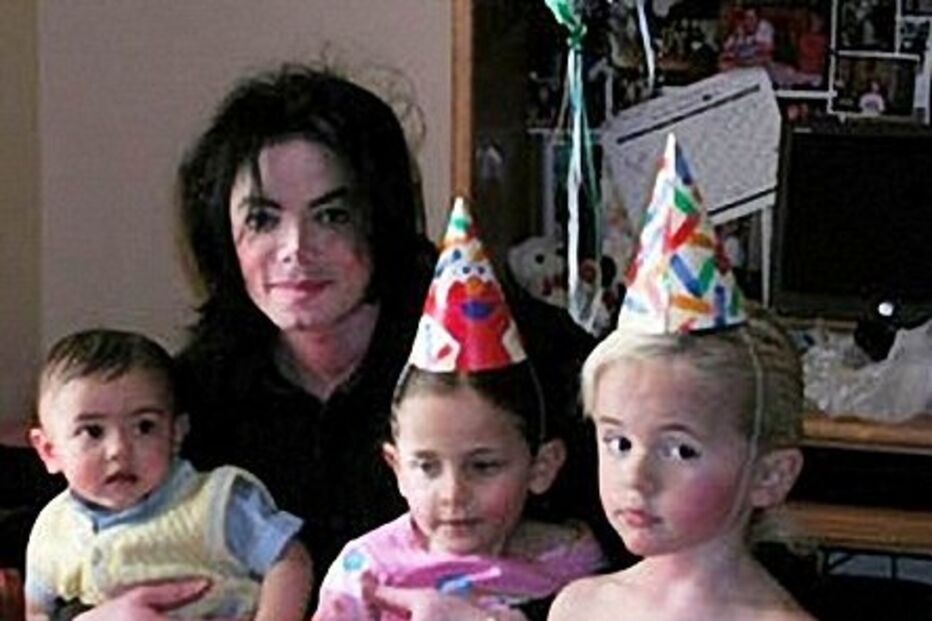 Vídeos de Michael Jackson com os filhos na Internet