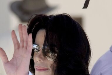 Amigo de Michael Jackson alega ser pai de Paris