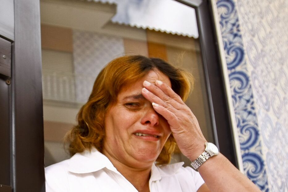 Bebé morre à espera de ser retirado à mãe  