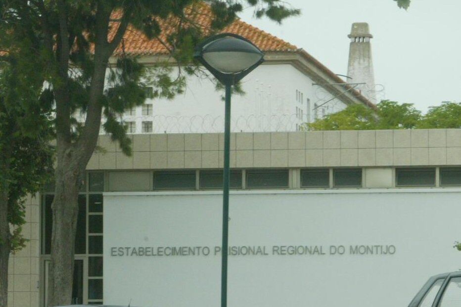 Cadeia sem luz por avaria