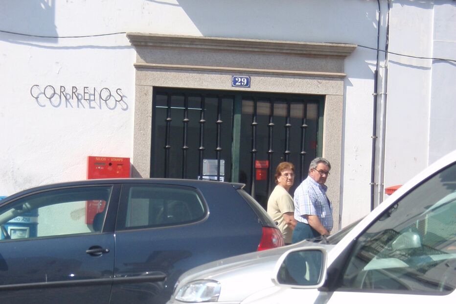 Cuecas na cara para roubar CTT  