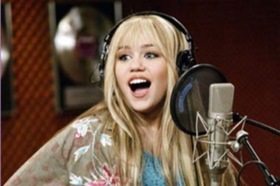 Disco ‘Now 20’ à frente de Hannah Montana