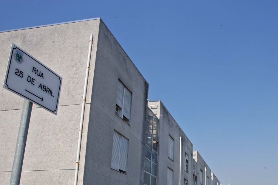 Confronto entre grupos acaba a tiro