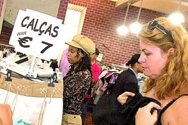 “Saldos não salvaram consumo privado”