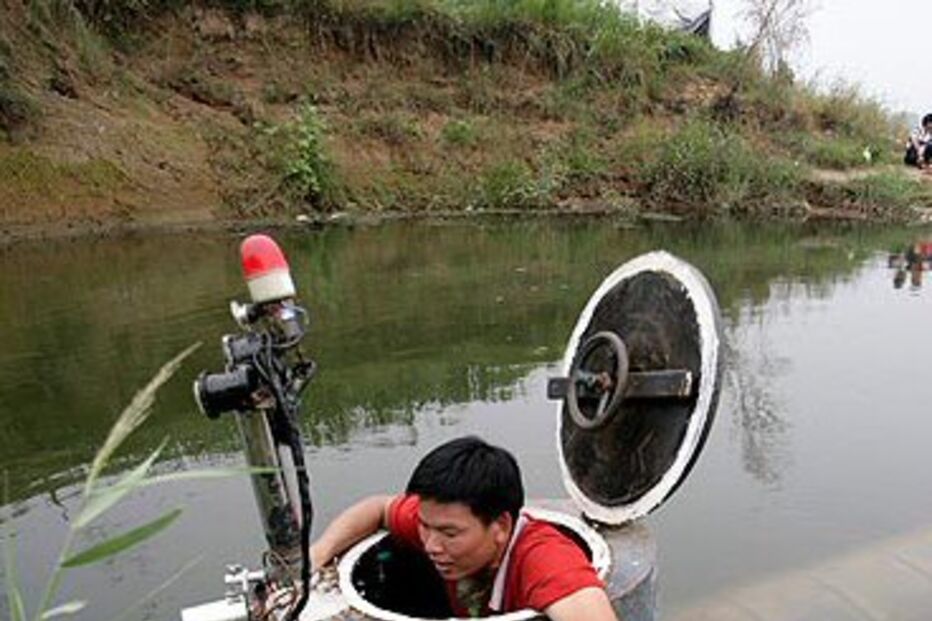 Chinês constrói submarino caseiro