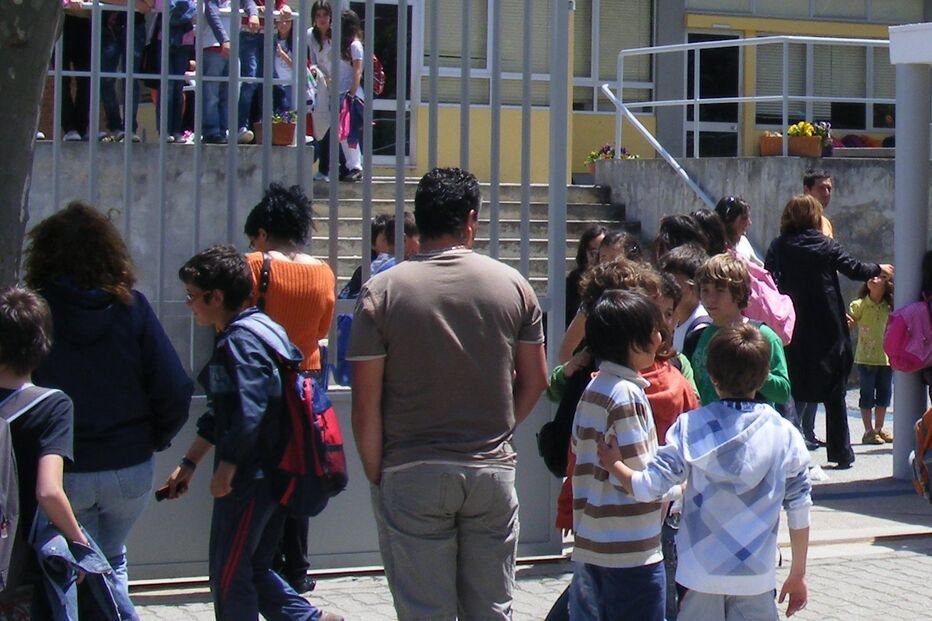 Atribuídas turmas a professora suspensa