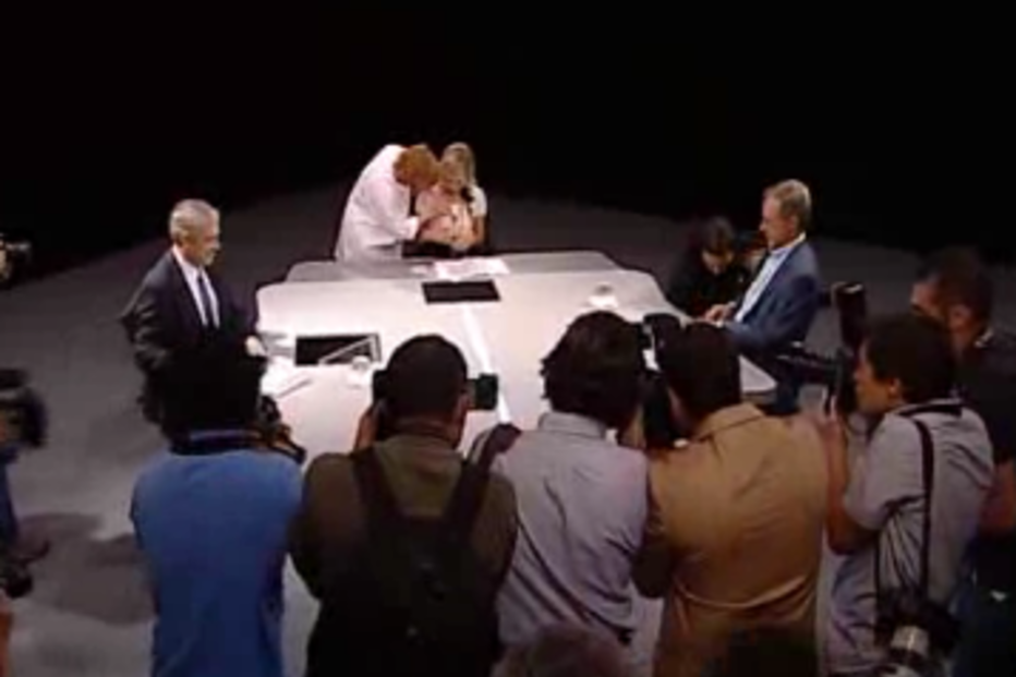 Microfone capta conversa entre Sócrates e Louçã