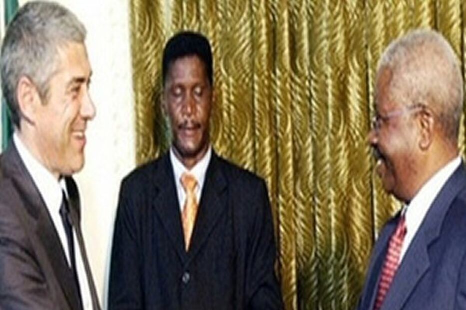 Presidente moçambicano felicita Sócrates