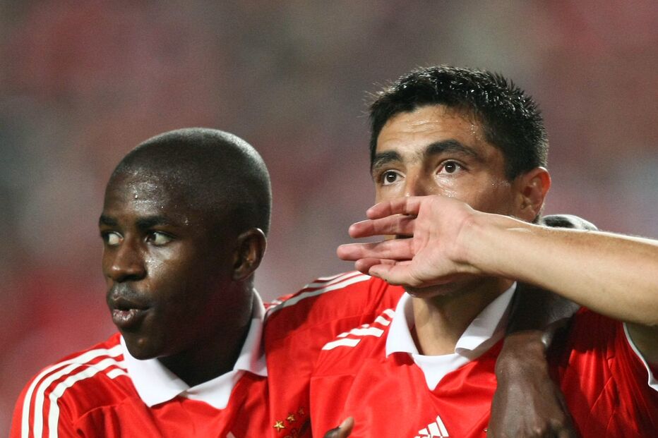 Golos: Benfica corre para a história