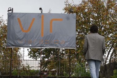 Esfaqueado à porta de discoteca