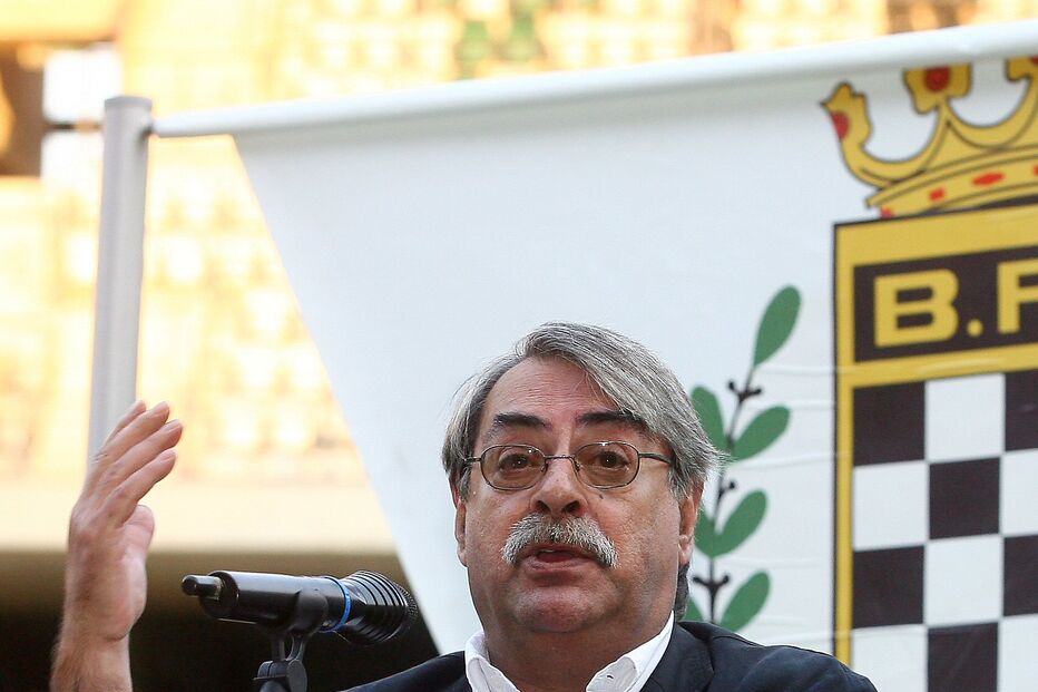 27 clubes têm dívidas ao Fisco