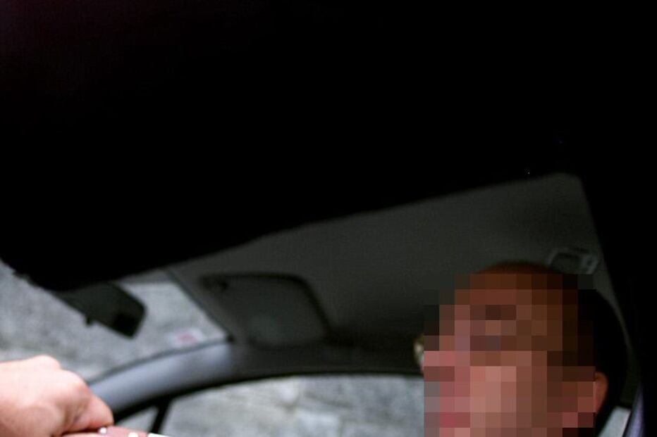 Taxista leva duas facadas