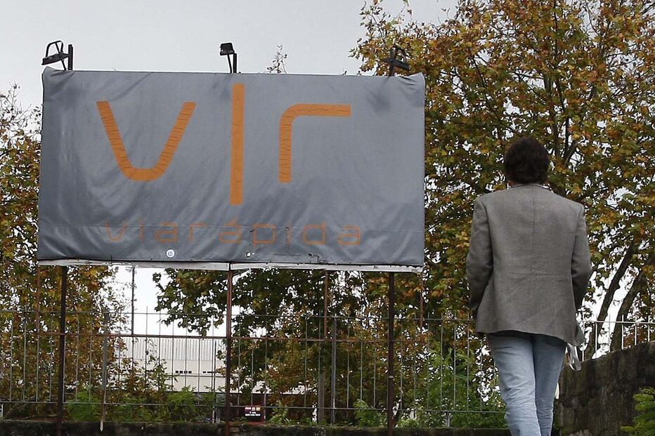 Esfaqueado à porta de discoteca