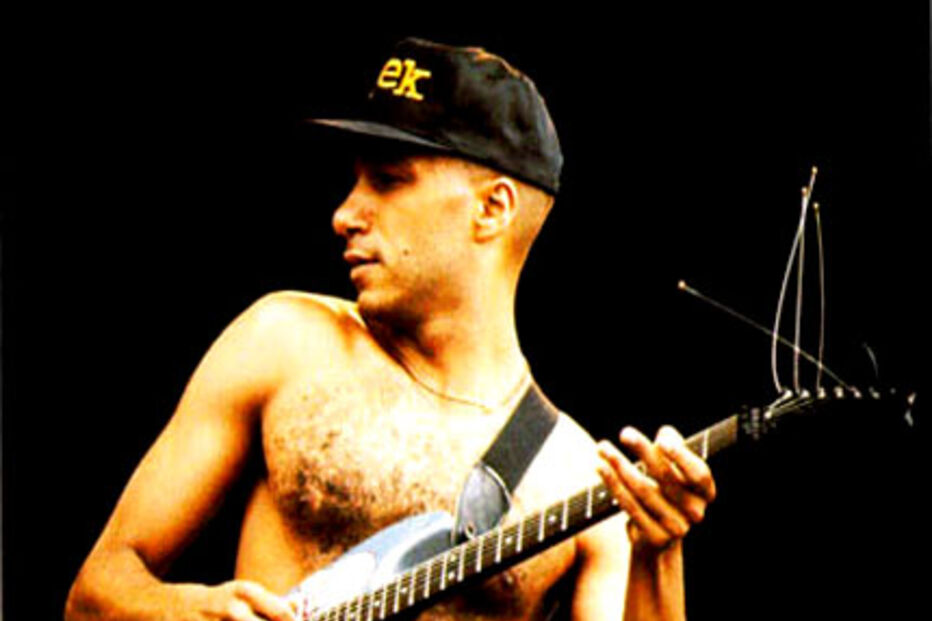Guitarrista Tom Morello foi stripper