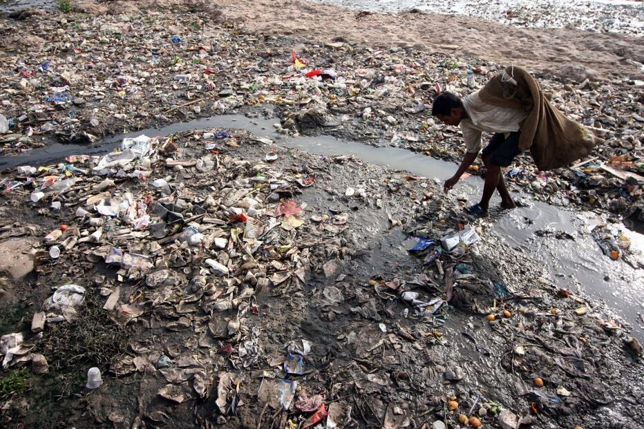 O rio Tawi, na Índia, um dos países mais afectados com as alterações climáticas do planeta. (Jaipal Singh/EPA) 