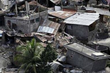 Ajuda começa a chegar ao Haiti (COM VÍDEOS)