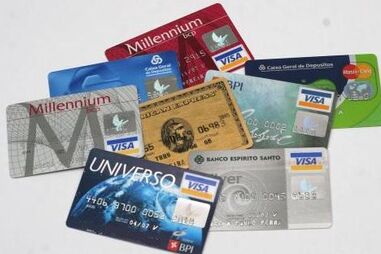 Apresentações diárias por burla informática