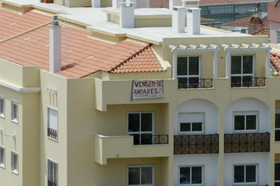 Banca pressiona descidas nas casas