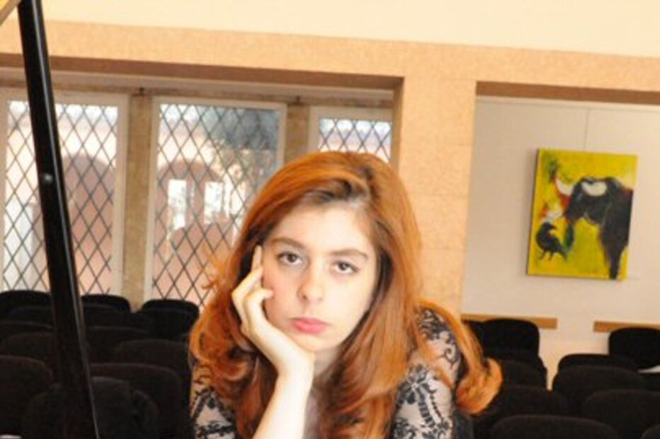 Jovem pianista toca Mozart em Bruxelas