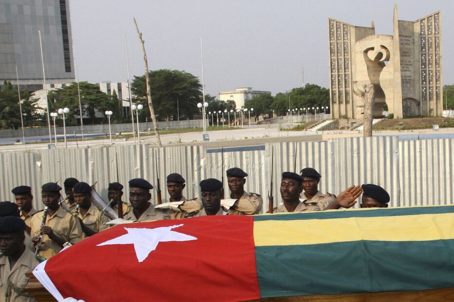 Angola pede prisão de líder rebelde