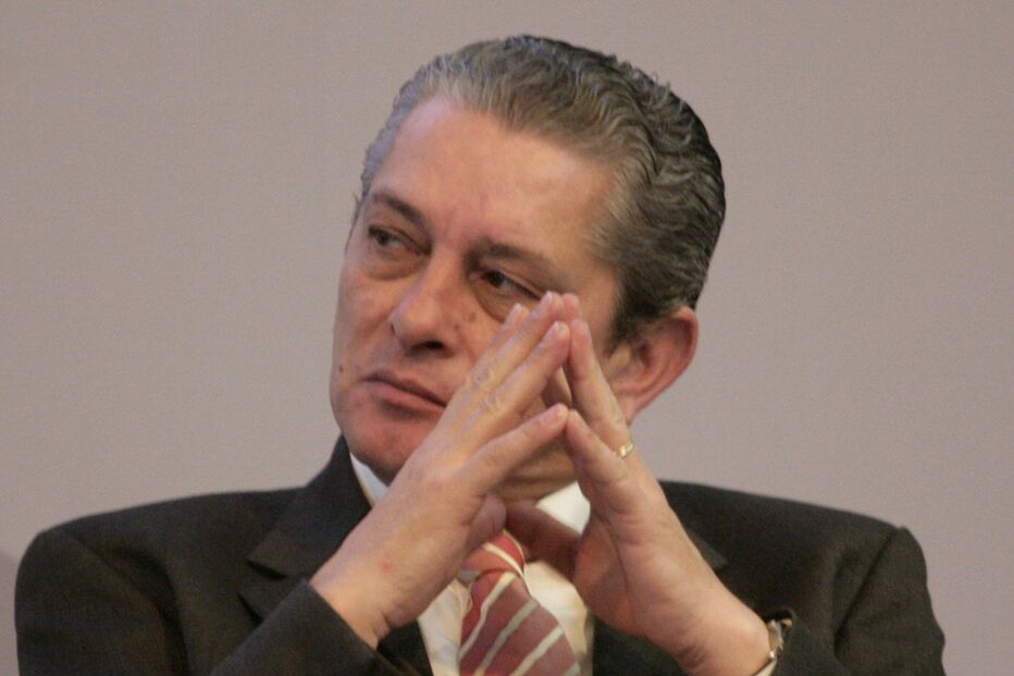 Investigação a Raposo parada cinco anos 