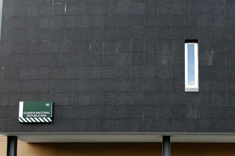 Andava a roubar junto às escolas