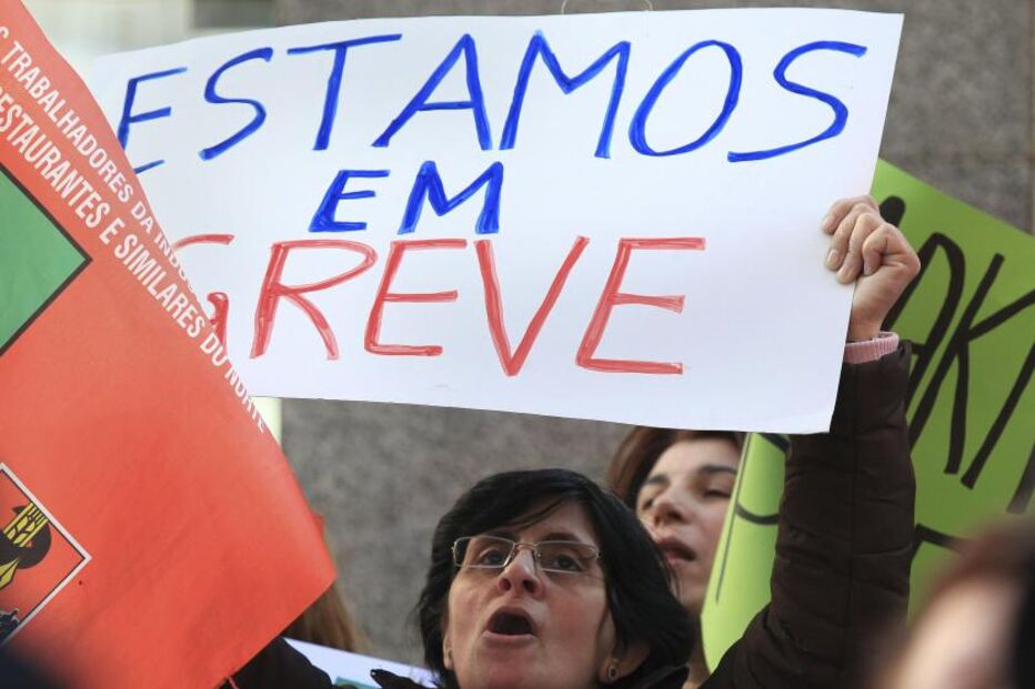 Contra despedimento de 114